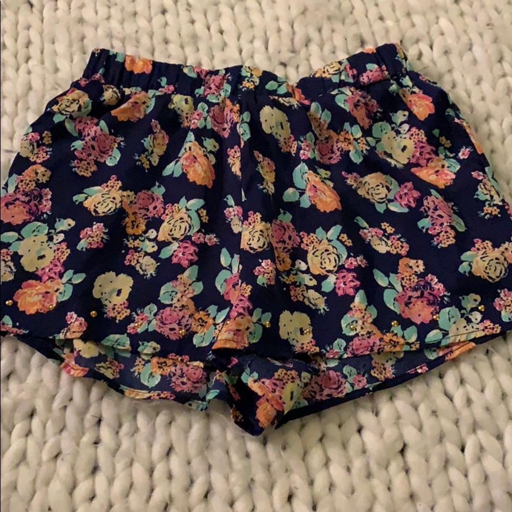 Floral flow shorts